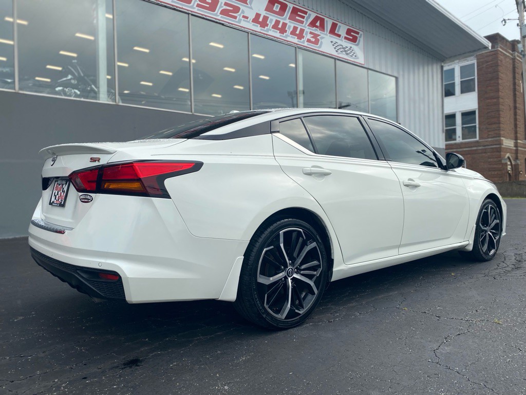 2023 Nissan Altima Image 8