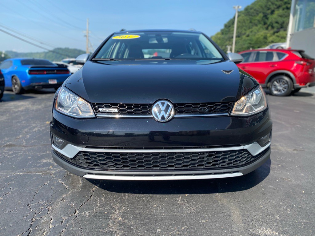 2017 Volkswagen Golf Image 3