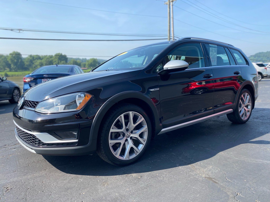 2017 Volkswagen Golf Image 4
