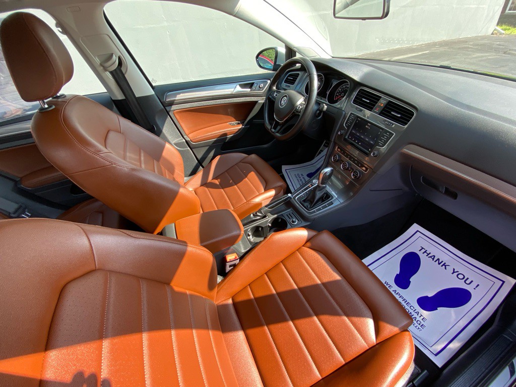 2017 Volkswagen Golf Image 17