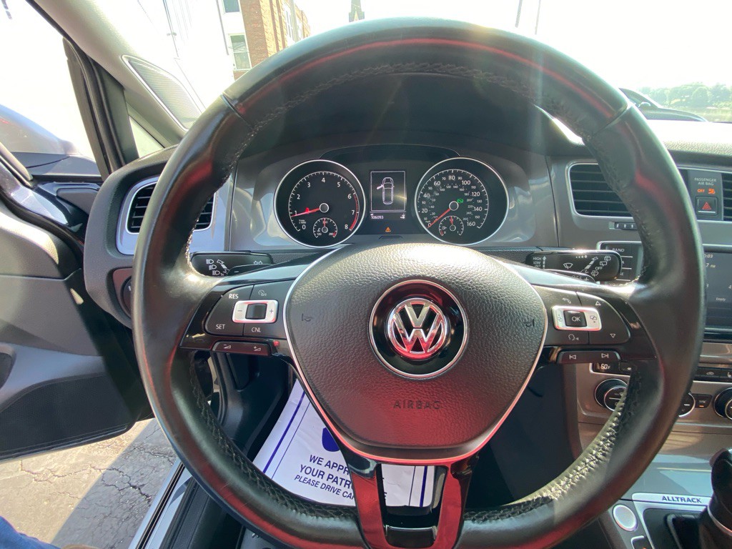 2017 Volkswagen Golf Image 19