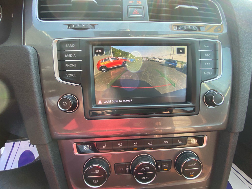 2017 Volkswagen Golf Image 21