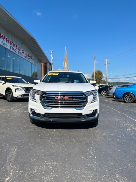 2022 GMC Terrain Image 2