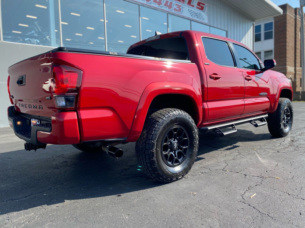 2020 Toyota Tacoma Image 8
