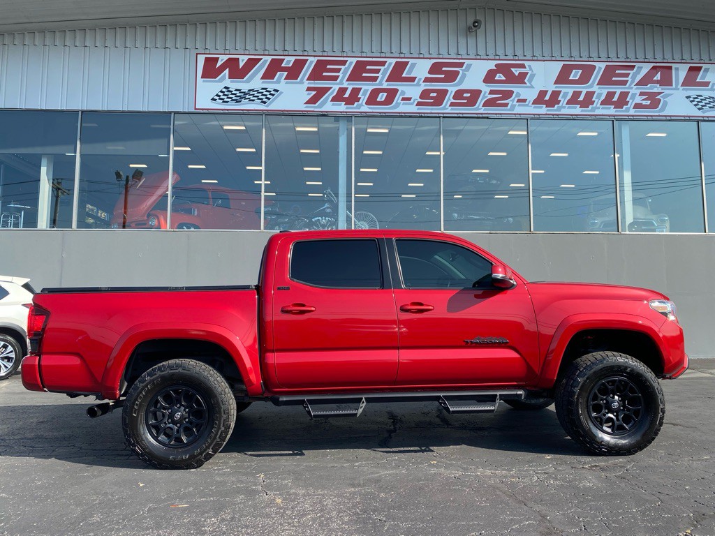 2020 Toyota Tacoma Image 9