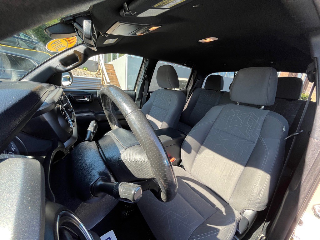 2019 Toyota Tacoma Image 14