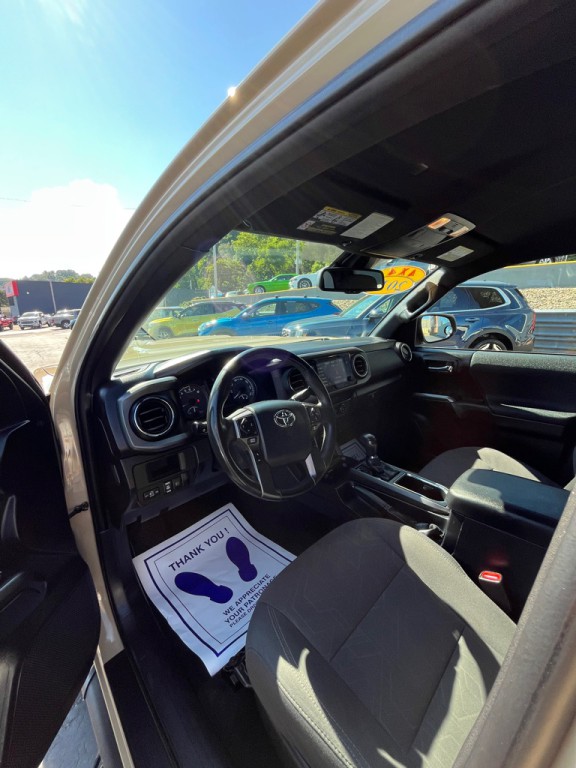2019 Toyota Tacoma Image 15