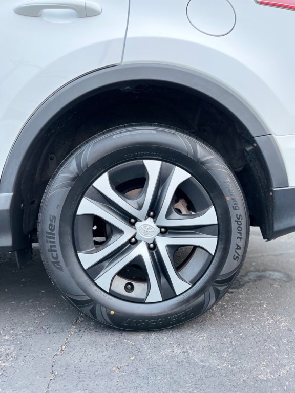 2018 Toyota Rav4 Image 9