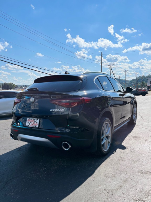 2019 Alfa Romeo Stelvio Image 7