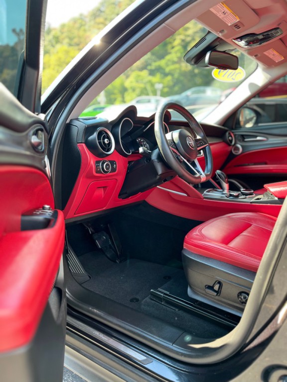 2019 Alfa Romeo Stelvio Image 10