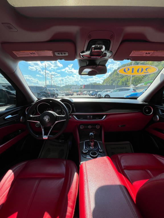 2019 Alfa Romeo Stelvio Image 13