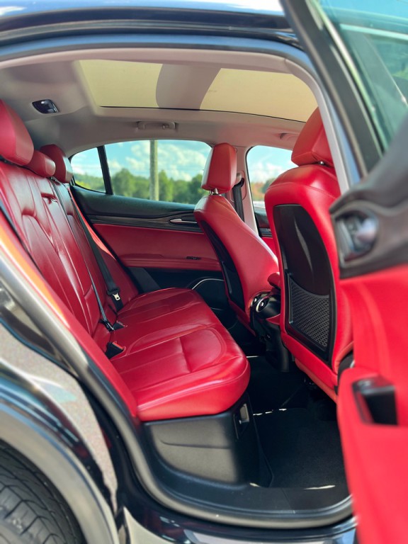 2019 Alfa Romeo Stelvio Image 15