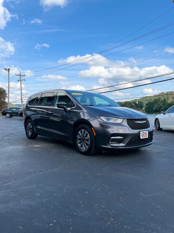 2022 Chrysler Pacifica Image 3