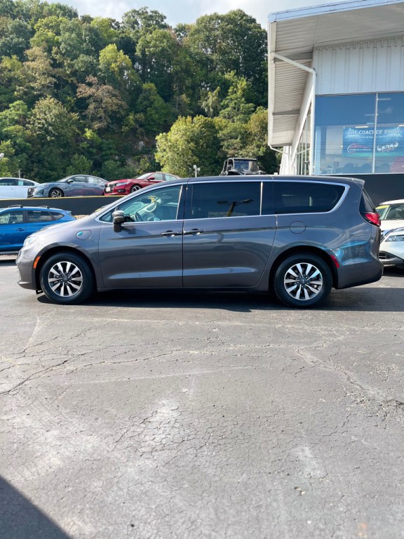 2022 Chrysler Pacifica Image 5