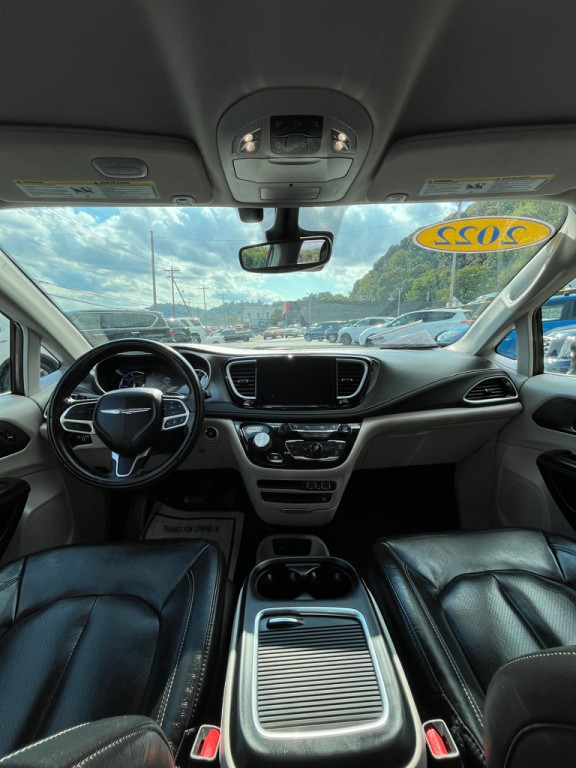2022 Chrysler Pacifica Image 11