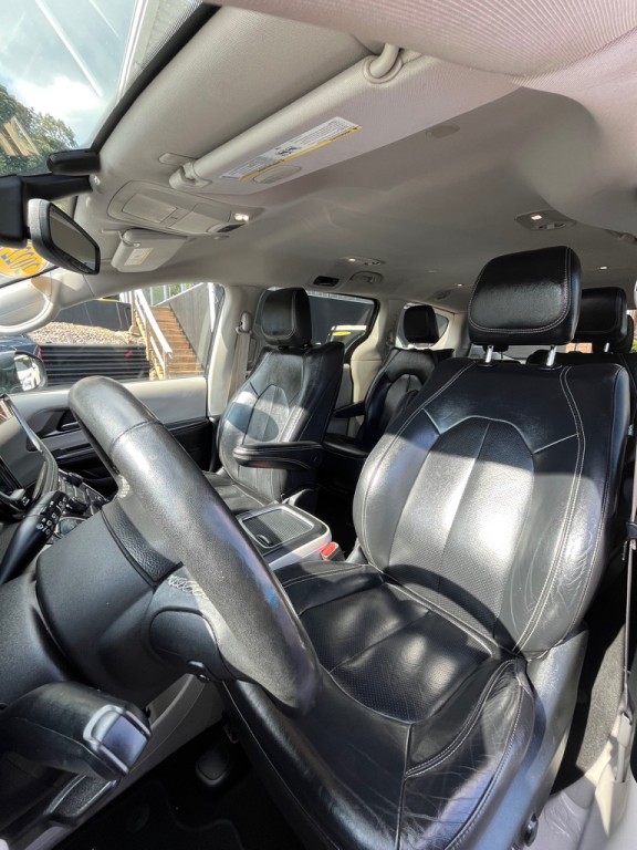 2022 Chrysler Pacifica Image 12