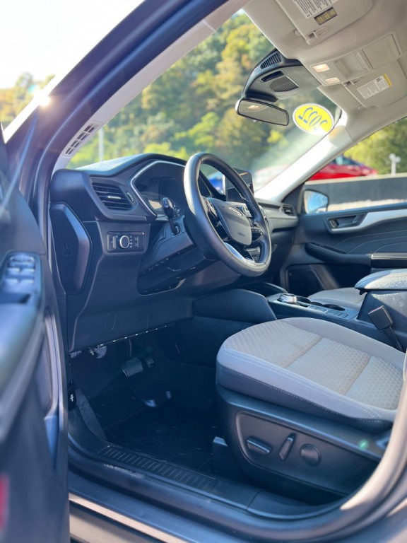 2022 Ford Escape Image 10