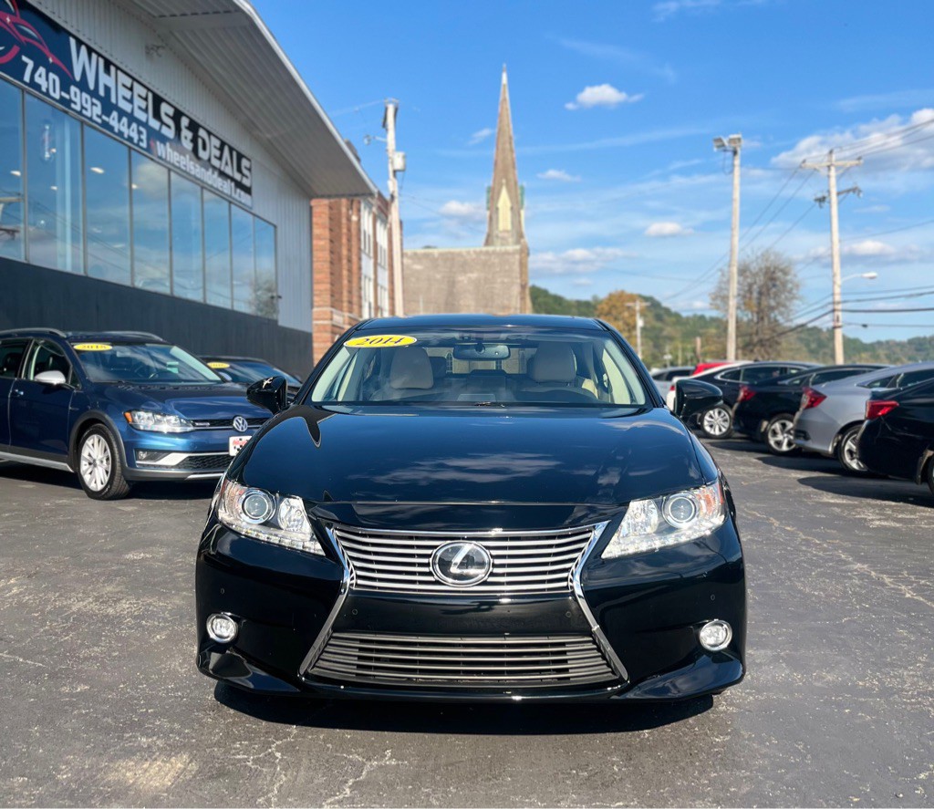 2014 Lexus ES Image 2