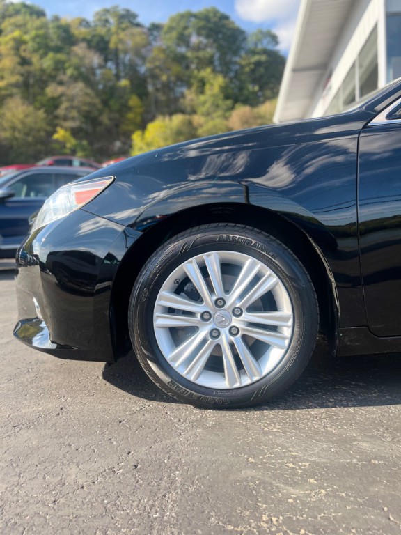 2014 Lexus ES Image 9