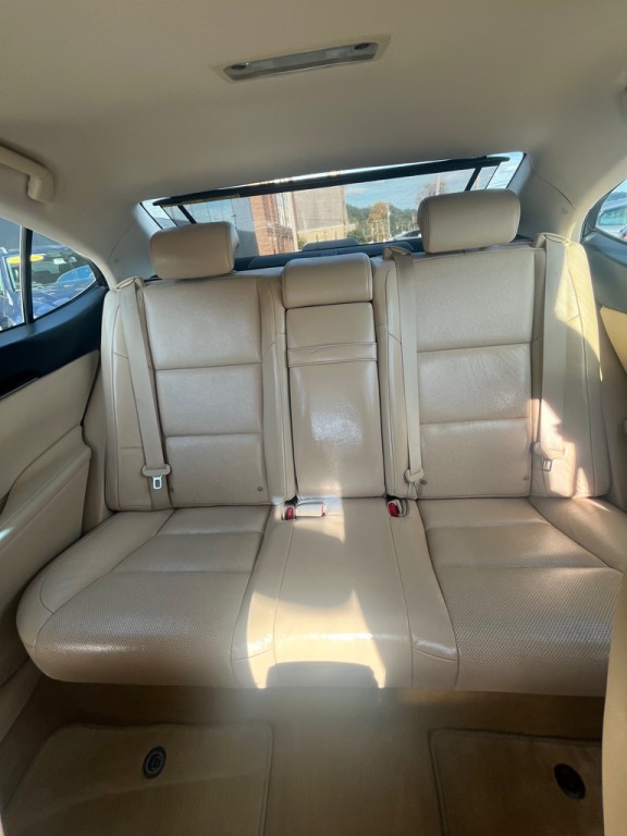 2014 Lexus ES Image 16