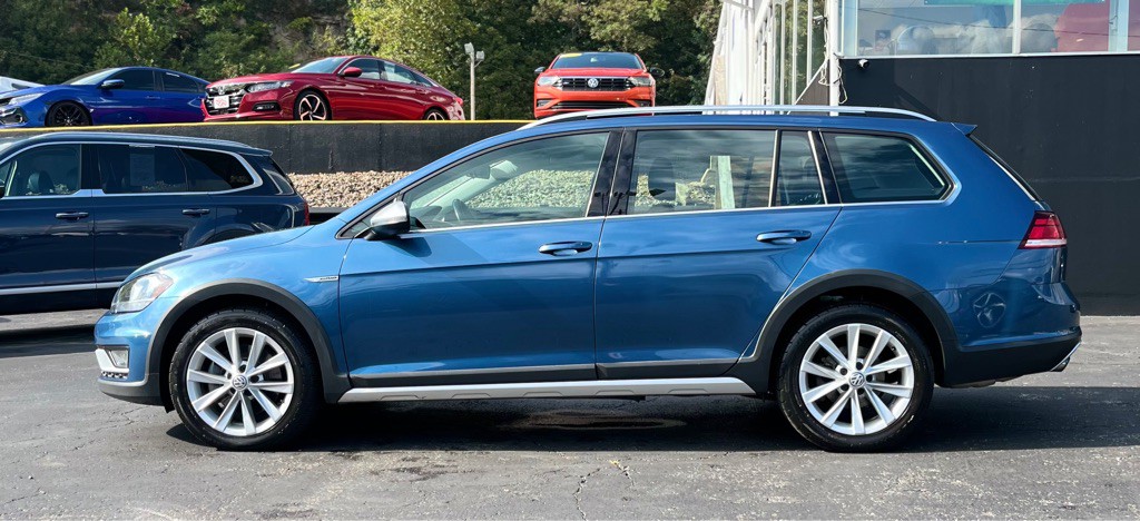 2018 Volkswagen Golf Image 8