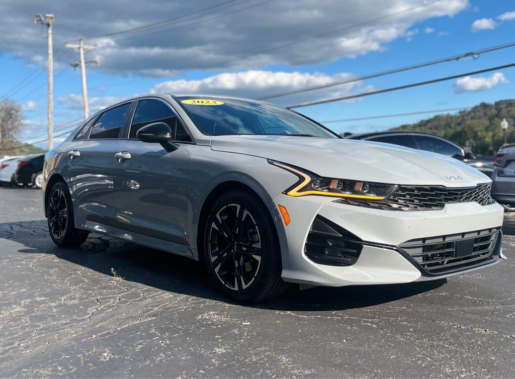 2023 Kia K5 Image 3