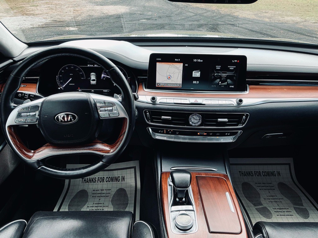 2019 Kia K900 Image 8