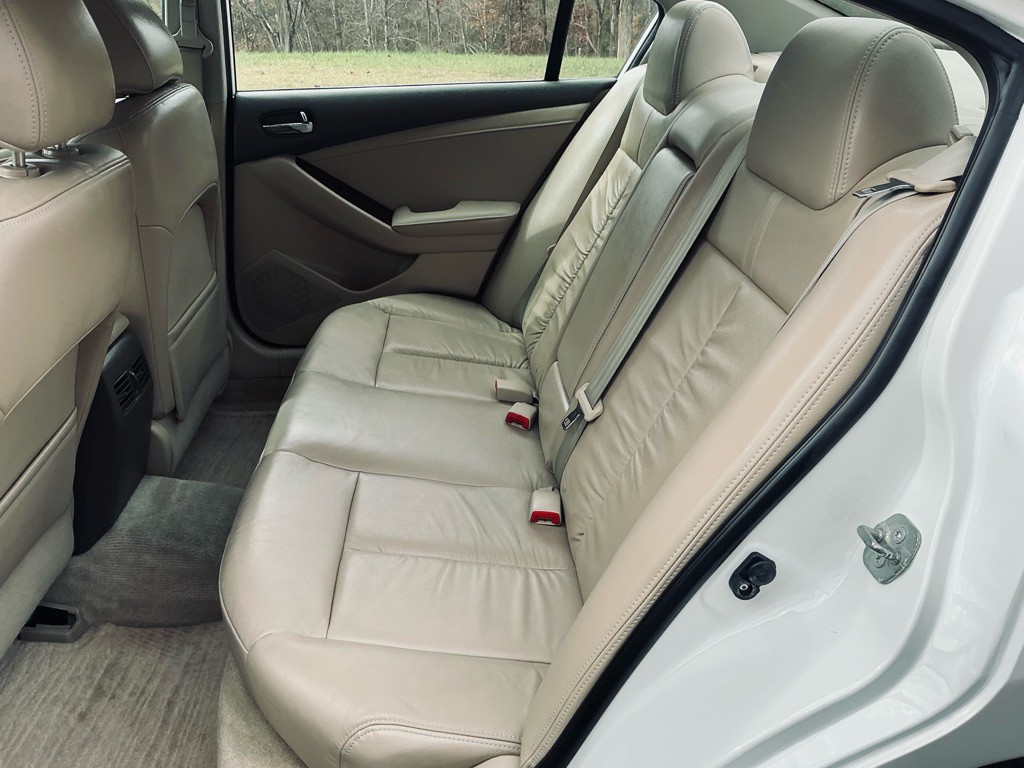 2012 Nissan Altima Image 8