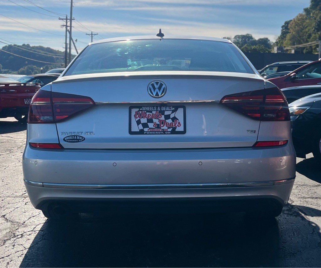 2017 Volkswagen Passat Image 6