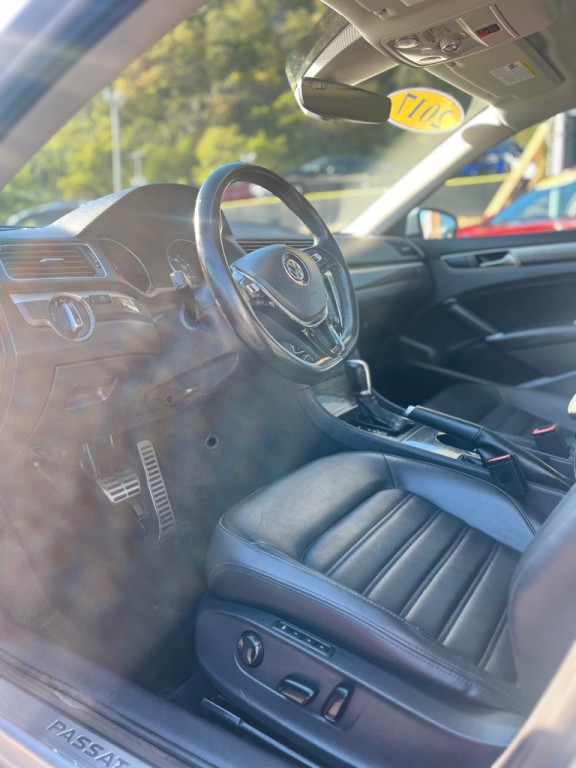 2017 Volkswagen Passat Image 10