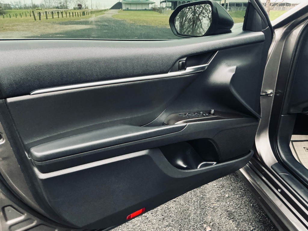 2022 Toyota Camry Image 8