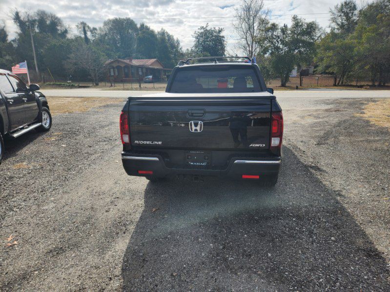 2017 Honda Ridgeline Image 3