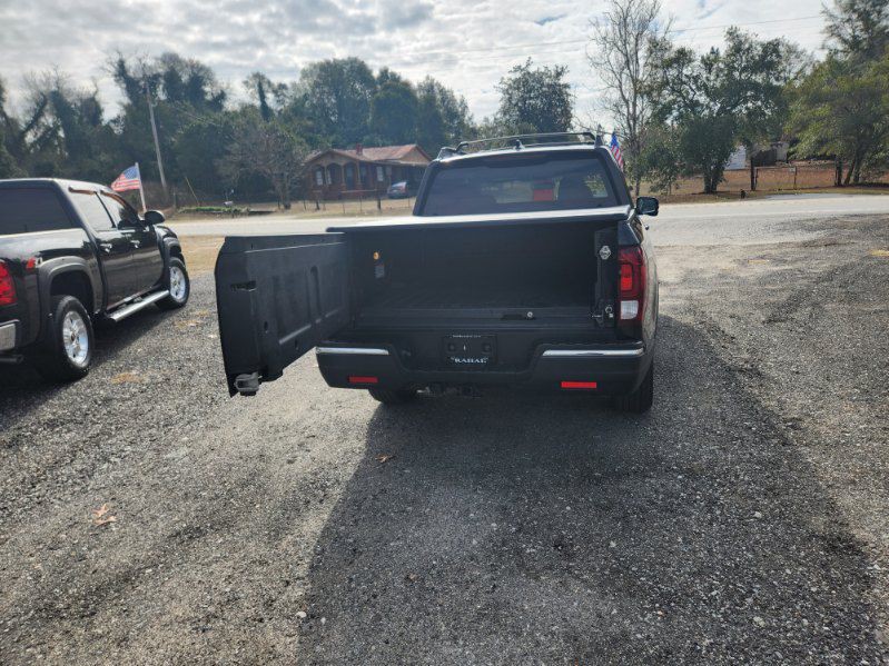 2017 Honda Ridgeline Image 4