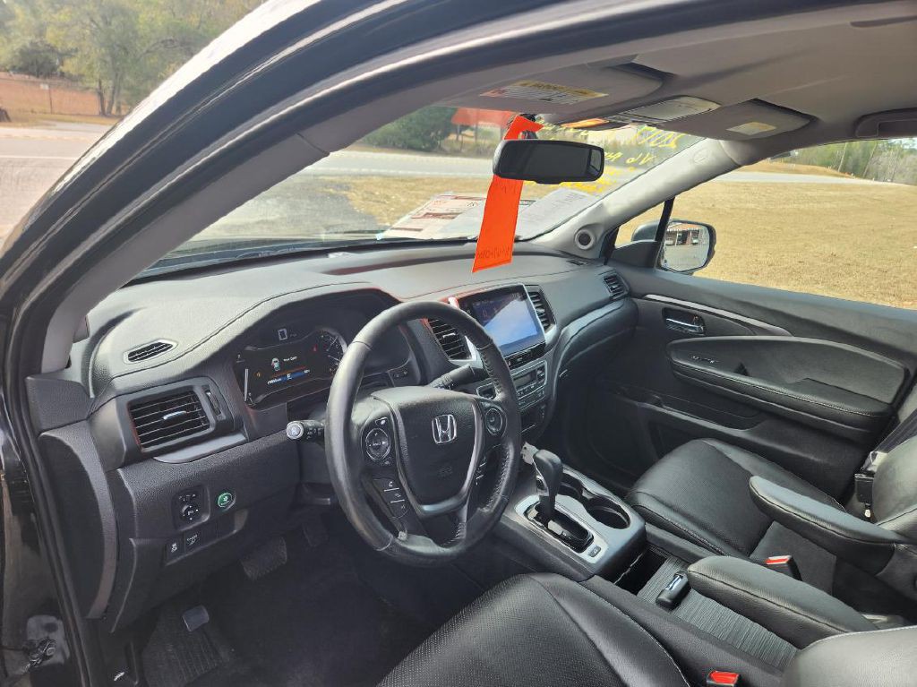 2017 Honda Ridgeline Image 5