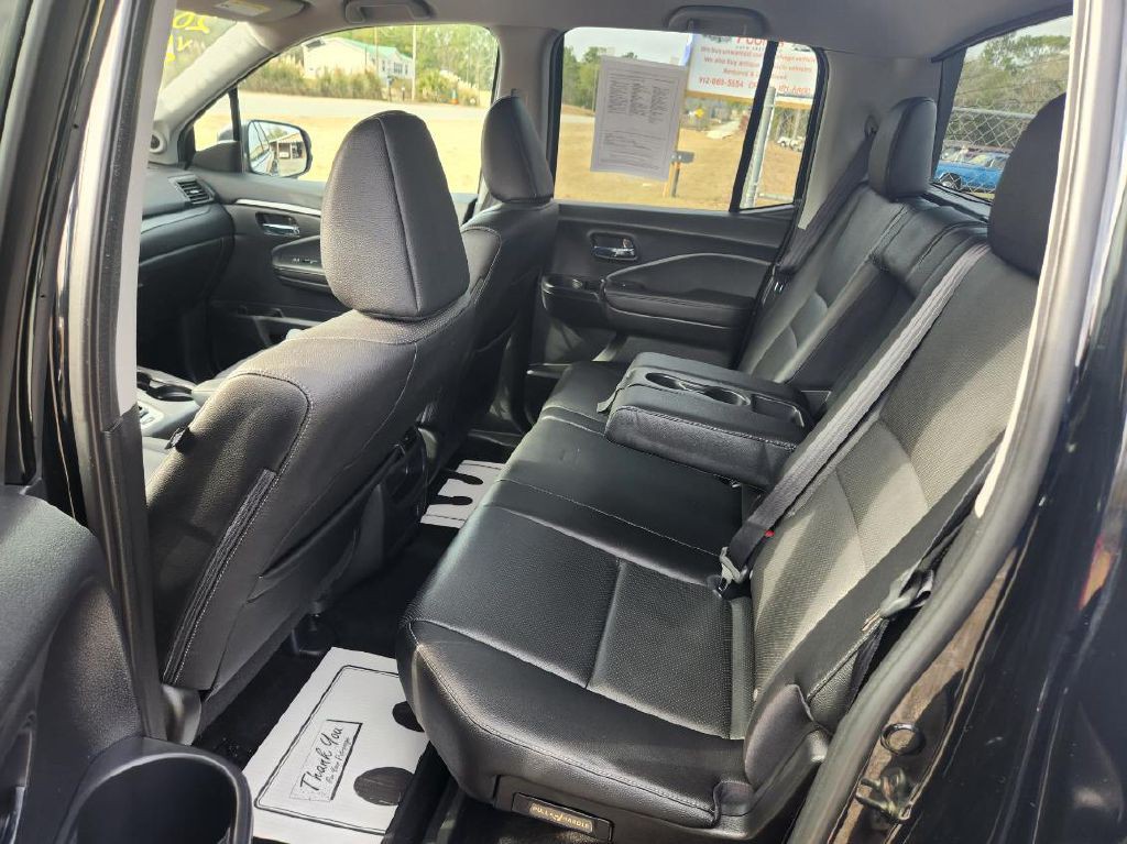 2017 Honda Ridgeline Image 6