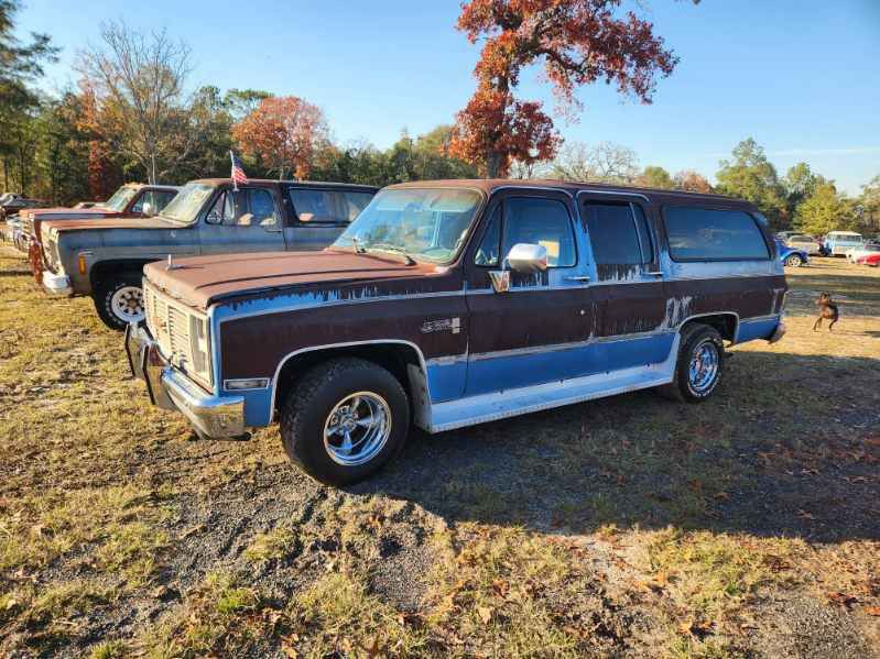 1985 Chevrolet Suburban Image 1