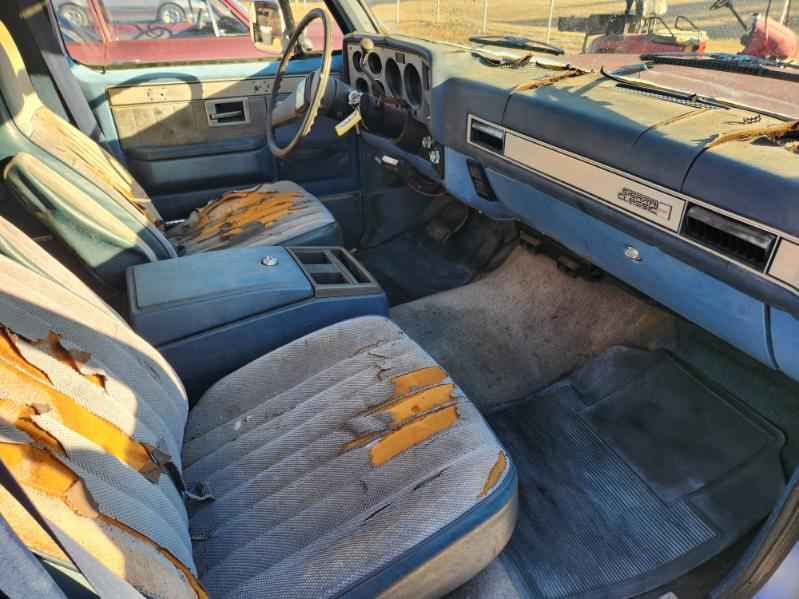 1985 Chevrolet Suburban Image 6