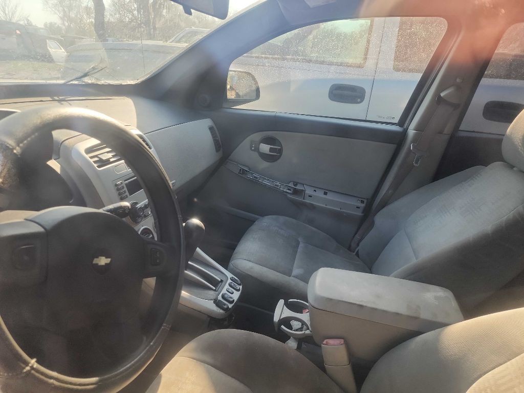 2005 Chevrolet Equinox Image 3