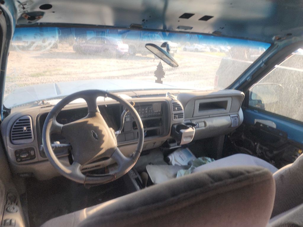 1998 Chevrolet C/K Image 3