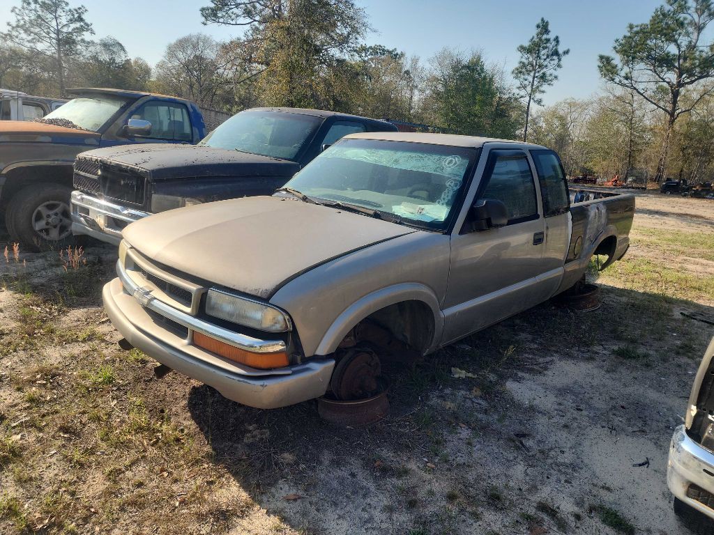 2001 Chevrolet S10 Image 1