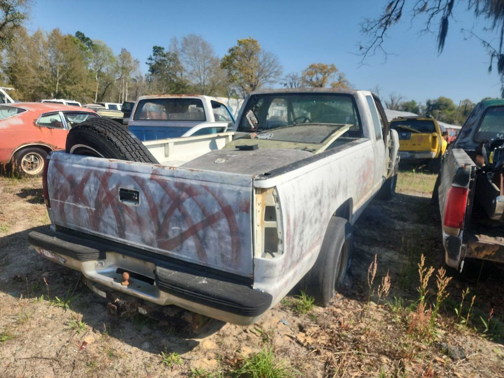 1990 Chevrolet C/K Image 2