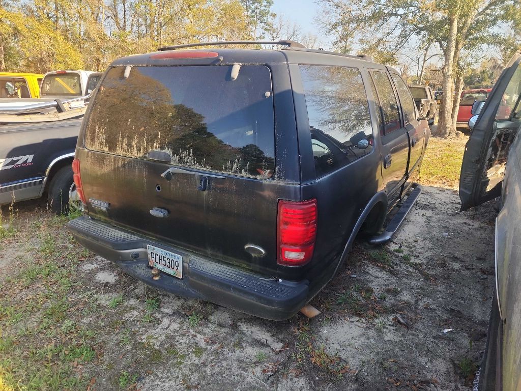 2001 Ford Expedition Image 2