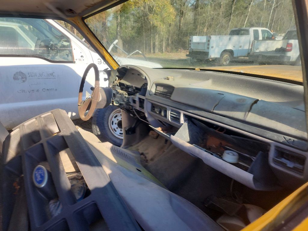 1997 Ford F-350 Image 3