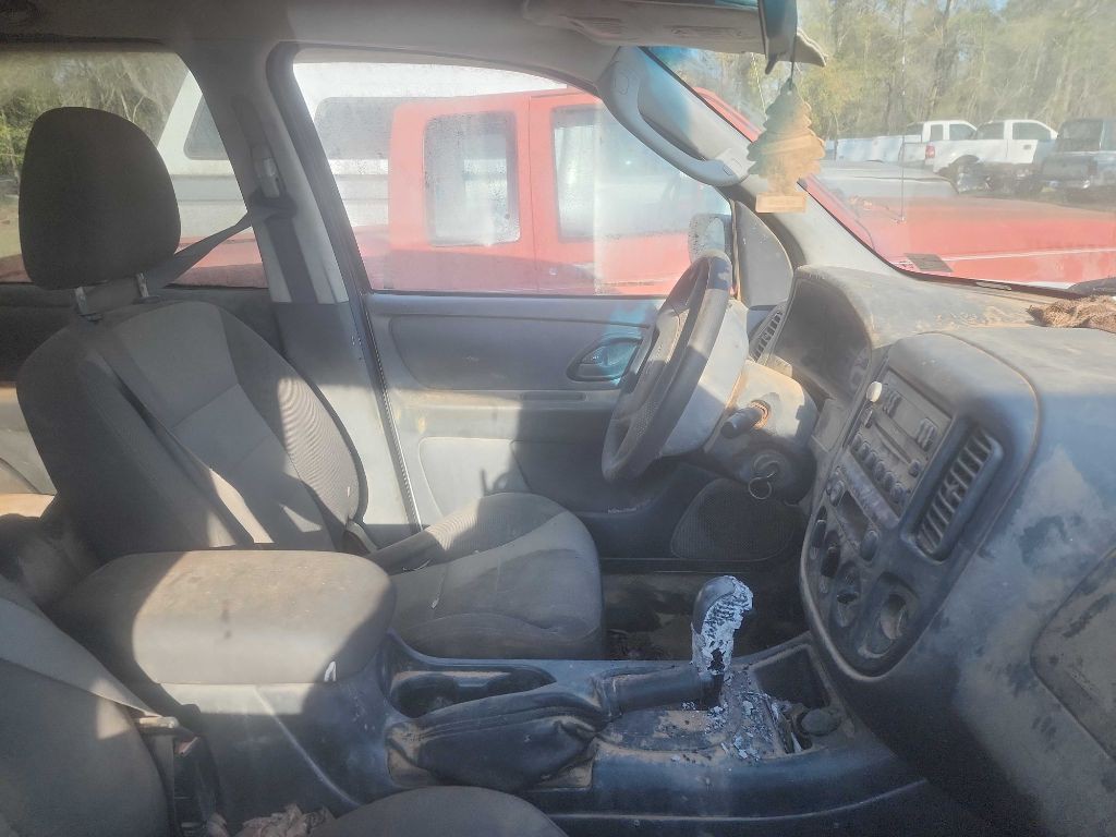 2005 Ford Escape Image 3