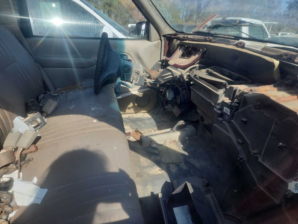 2000 Chevrolet C/K Image 3