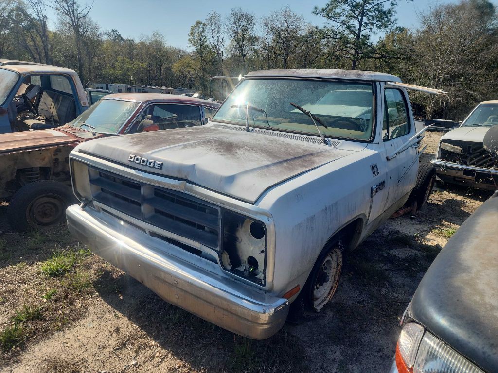 1987 Dodge D-Series Image 1