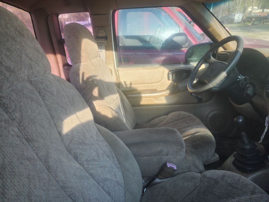 1998 GMC Sonoma Image 3