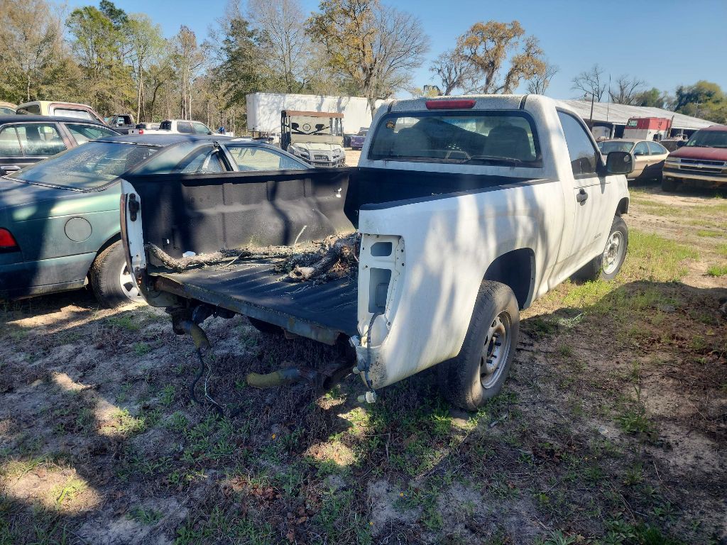 2004 Chevrolet Colorado Image 2