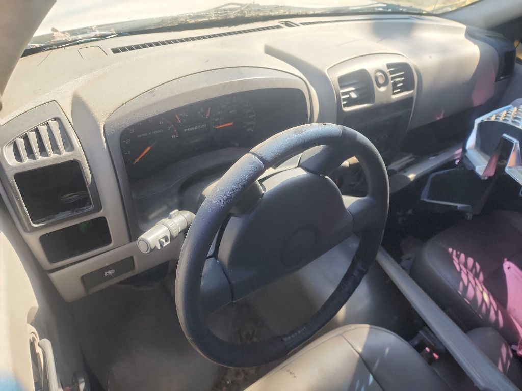 2004 Chevrolet Colorado Image 3