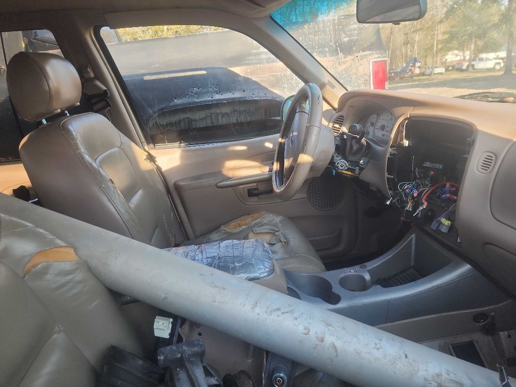 2001 Ford Explorer Image 3